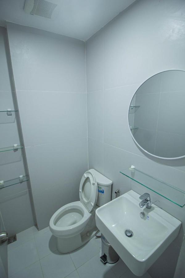 Twin Hearts Residences 1 Рохас Сити Екстериор снимка